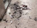 Magenta, ancora vandali in Galleria, bruciati fogli di giornale. La protesta dei titolari dei bar