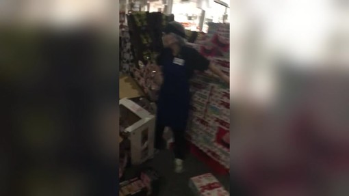 Terremoto in Giappone, le urla di terrore in un supermercato