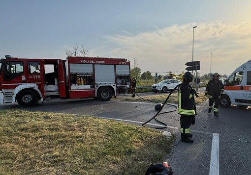 Il grave incidente sulla SS494 di ieri a Gaggiano: l’intervento dei Vigili del Fuoco di Abbiategrasso Il grave incidente sulla SS494 di ieri a Gaggiano: l’intervento dei Vigili del Fuoco di Abbiategrasso