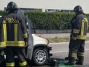 Abbiategrasso: tamponamento in via Dante, auto prende fuoco Abbiategrasso: tamponamento in via Dante, auto prende fuoco
