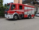 Magenta, sciame d’api in via Sanchioli recuperato dai Vigili del Fuoco