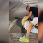 Militante di Vannacci picchia un uomo in strada: "Tormentava la città da mesi" Militante di Vannacci picchia un uomo in strada: "Tormentava la città da mesi"
