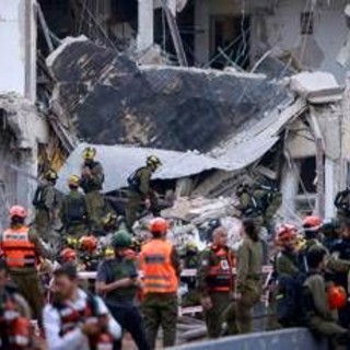 Israele-Iran, quarto giorno di guerra: notte di esplosioni e missili