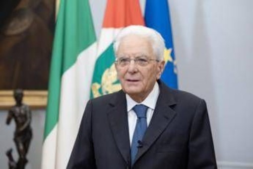 Mattarella firma tre decreti di grazia Mattarella firma tre decreti di grazia