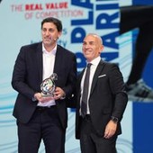 Milito premiato per il Fair Play: "Contano i valori più dei trofei" Milito premiato per il Fair Play: "Contano i valori più dei trofei"