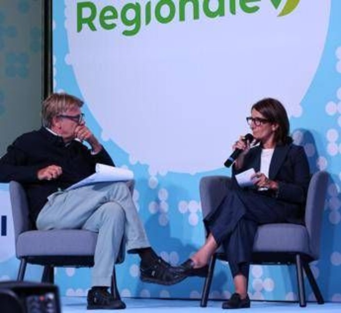 Mobilità, Giaconia (Trenitalia): "Regionali dorsale sistema integrato, 80% di flotta green"
