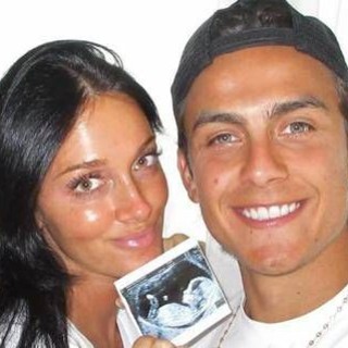 Dybala presto papà, l'annuncio con la moglie Oriana sui social