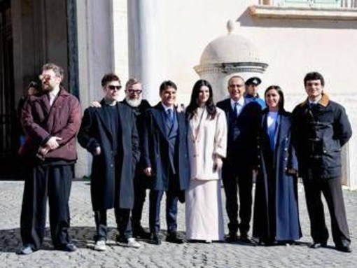 Conti, Pausini e i Big di Sanremo ricevuti al Quirinale: "Mattarella riconosce il valore della musica" Conti, Pausini e i Big di Sanremo ricevuti al Quirinale: "Mattarella riconosce il valore della musica"