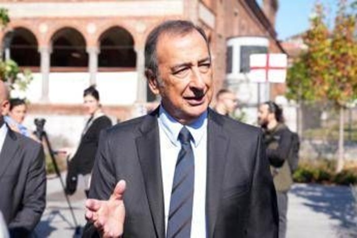 Milano, Sala: "Preoccupazione altissima, poche forze dell'ordine in piazza"