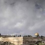 Gerusalemme, media: oltre 460 coloni israeliani assaltano moschea di Al-Aqsa Gerusalemme, media: oltre 460 coloni israeliani assaltano moschea di Al-Aqsa