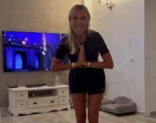 Ballando con le Stelle, Noemi Bocchi è la quarta concorrente. L'ironia di Totti: "Ma che stai a fa'?" Ballando con le Stelle, Noemi Bocchi è la quarta concorrente. L'ironia di Totti: "Ma che stai a fa'?"