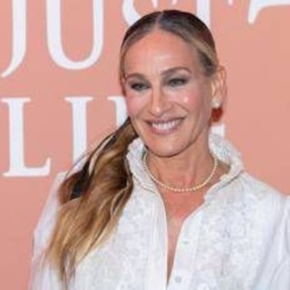 Sarah Jessica Parker accende una speranza: "La fine di 'And Just Like That' potrebbe essere una pausa" Sarah Jessica Parker accende una speranza: "La fine di 'And Just Like That' potrebbe essere una pausa"
