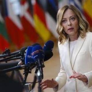 Ucraina, Meloni lavora a vertice Parigi: Italia c'è ma resta nodo invio truppe
