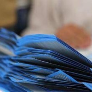 Elezioni comunali, si vota anche oggi: seggi aperti fino alle 15