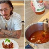 Brooklyn Beckham prepara spaghetti all'arrabbiata, ma i social lo 'bocciano' Brooklyn Beckham prepara spaghetti all'arrabbiata, ma i social lo 'bocciano'
