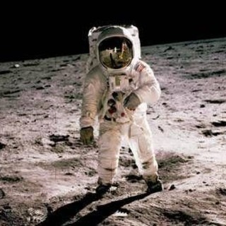 La Nasa risponde a Kim Kardashian: "Siamo stati sulla Luna 6 volte" La Nasa risponde a Kim Kardashian: "Siamo stati sulla Luna 6 volte"