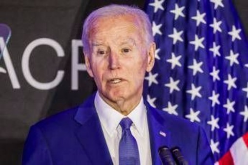 Biden torna e attacca Trump: &quot;Devastazione in meno di 100 giorni&quot;