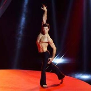 Roberto Bolle compie 50 anni, il ballerino pop che sa parlare a ogni pubblico