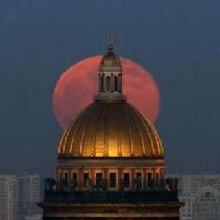 Luna piena rosa in arrivo, ma di che colore sarà davvero il 2 aprile?
