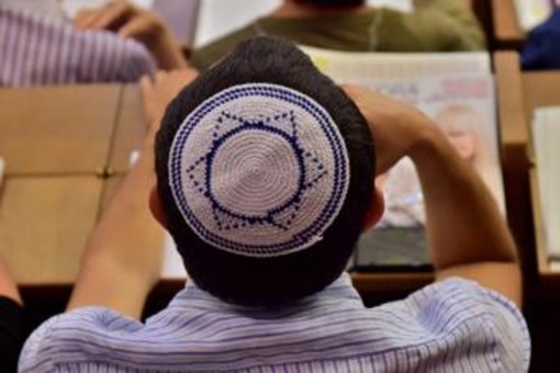 Antisemitismo in Italia, il report: casi raddoppiati dal 2022 al 2023