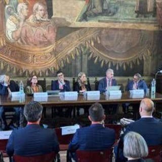 Farmaci, 'per accesso veloce ed efficace migliorare dialogo Aifa-Regioni'
