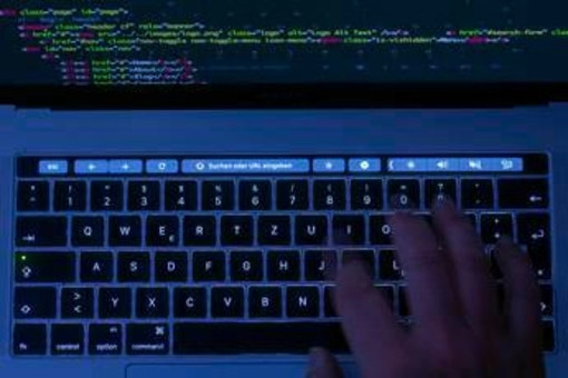 Videocamere hackerate, scoperto sito che vende dirette e video hot privati: 150 dall'Italia