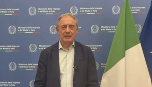 Auto, Urso: "2026 sia l'anno della svolta in Ue per il rilancio della produzione" Auto, Urso: "2026 sia l'anno della svolta in Ue per il rilancio della produzione"