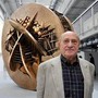 Addio ad Arnaldo Pomodoro, gigante della scultura italiana