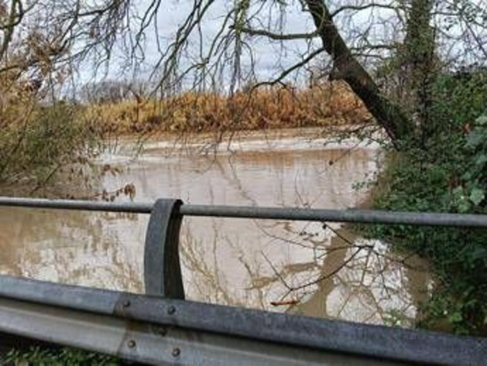 Maltempo Roma, esonda Aniene all'altezza di Ponte Mammolo: evacuata una famiglia Maltempo Roma, esonda Aniene all'altezza di Ponte Mammolo: evacuata una famiglia