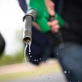 Eni taglia il prezzo di benzina e diesel, Marsiglia (Federpetroli): "Non tutti possono farlo"