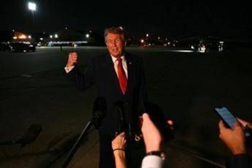 Trump: "Correre nel 2028? Mi piacerebbe ma legge è molto ferrea" Trump: "Correre nel 2028? Mi piacerebbe ma legge è molto ferrea"