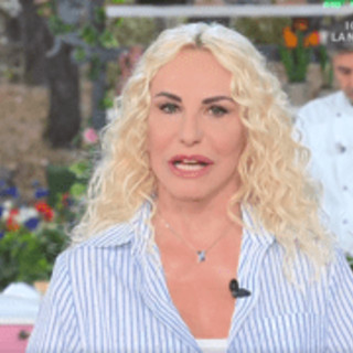 Antonella Clerici commossa, l'annuncio in diretta: "È morto il marito di Giusina Battaglia"