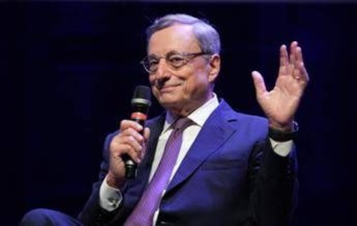 Ue, Draghi: &quot;Sotto attacco principi su cui si fonda, futuro deve essere federalismo&quot;