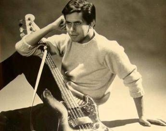 Morto a 83 anni Pino Presti, il maestro del basso dietro a tanti successi di Mina Morto a 83 anni Pino Presti, il maestro del basso dietro a tanti successi di Mina