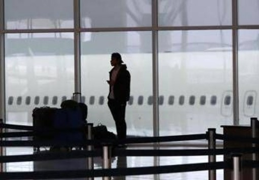 Pilota segnala impatto drone in avvicinamento all'aeroporto Jfk di New York, scatta indagine