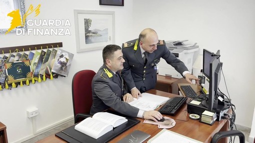 Napoli, fatture inesistenti per 166 mln di euro. Sequestro di beni per 30 milioni