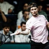 Bublik contro doppio e padel: "Se non sai giocare a tennis..." Bublik contro doppio e padel: "Se non sai giocare a tennis..."