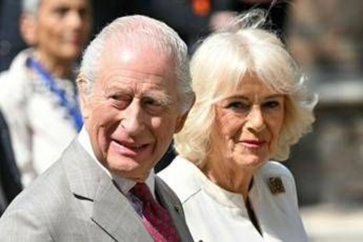 Carlo e Camilla oggi in Vaticano, primi reali britannici a pregare con un Papa