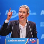 AfD vuole la Germania fuori dall'euro: "E usciremo da Schengen" AfD vuole la Germania fuori dall'euro: "E usciremo da Schengen"