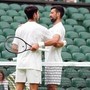 Alcaraz, passante da sogno con Djokovic a Wimbledon. Poi lo 'sfotte' - Video