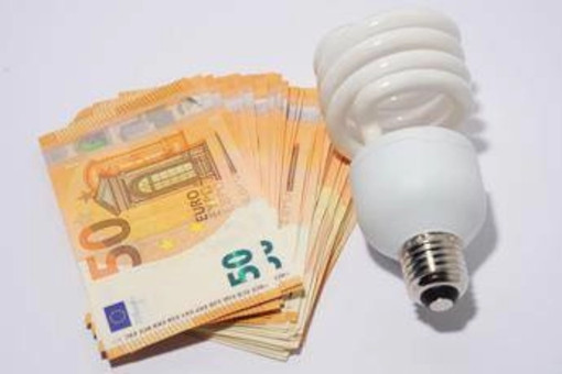Bolletta luce e gas, dal primo luglio arriva 'scontrino energia'