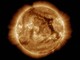 La Terra colpita da una forte tempesta solare: possibili effetti su satelliti e comunicazioni