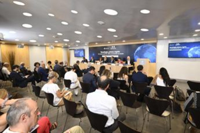 Digitale, la sovranità europea passa da reti, cloud, AI e cybersicurezza Digitale, la sovranità europea passa da reti, cloud, AI e cybersicurezza