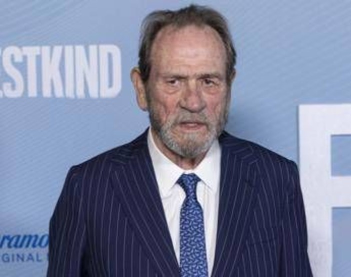 Trovata morta la figlia di Tommy Lee Jones, Victoria aveva 34 anni Trovata morta la figlia di Tommy Lee Jones, Victoria aveva 34 anni