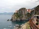 Tragedia alle Cinque Terre, muore cadendo da via dell'Amore dopo litigio con fidanzata