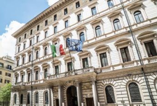 Iran e i 500 aerei Usa decollati da basi italiane, Bonelli: "Meloni ha mentito a Parlamento". La replica della Difesa Iran e i 500 aerei Usa decollati da basi italiane, Bonelli: "Meloni ha mentito a Parlamento". La replica della Difesa