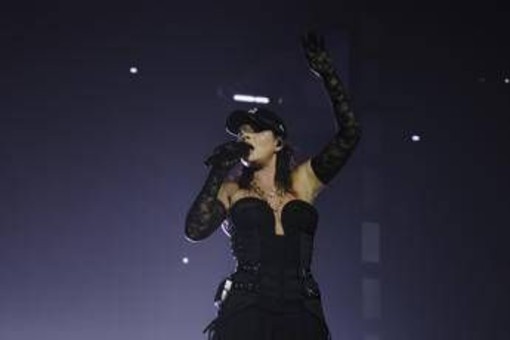Emma torna live nel 2026, due grandi eventi a Milano e Roma: &quot;Mi scoppia il cuore&quot;