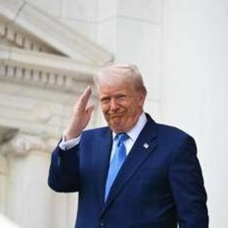 Trump, autocelebrazione al Memorial Day: &quot;Dio mi ha riportato alla Casa Bianca&quot;
