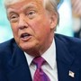 Dazi, furia di Trump sulle Barbie mentre 'grazia' le auto extra lusso