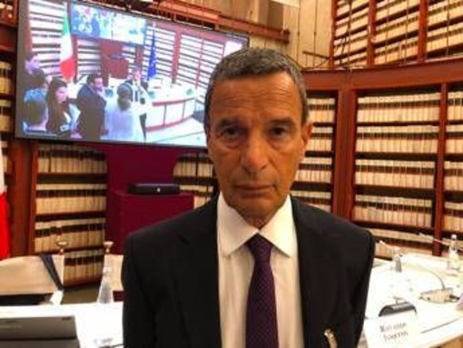 Farmaceutica, Innocenti (Chiesi): "Recepire la Pas 2090 anche in Italia"